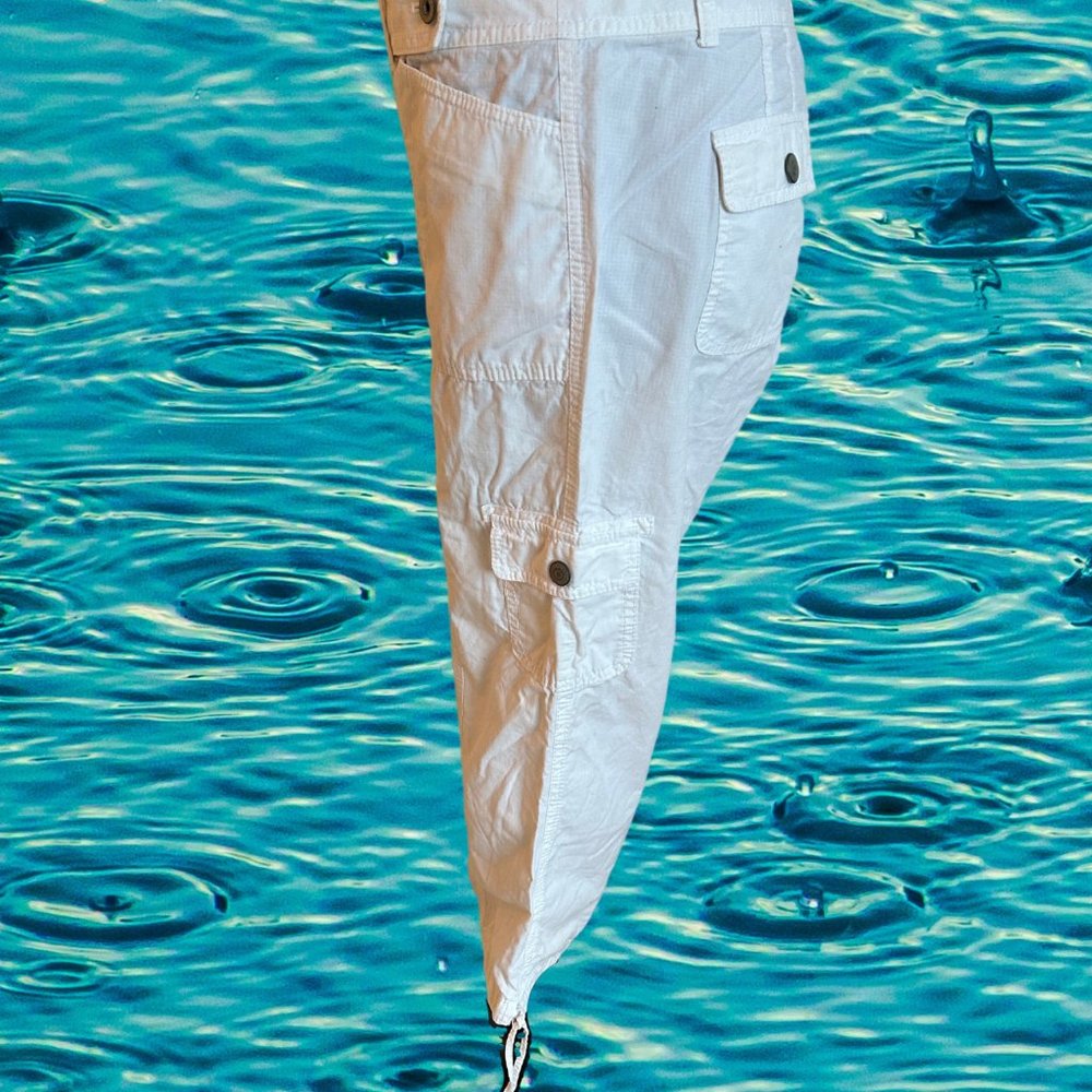 Anne Taylor Signature Fit White Cargo Capris - Picture 3 of 10